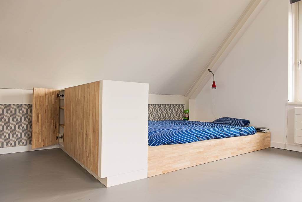 Bed gemaakt van rubberwood massief door A&D Interieurbouw